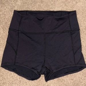 Lululemon booty shorts